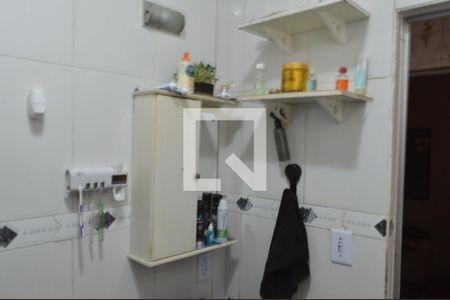 Casa de condomínio à venda com 180m², 4 quartos e 1 vagaBanheiro