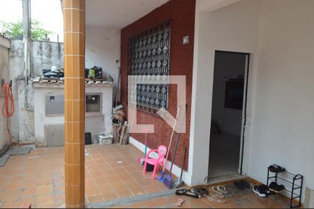 Casa de condomínio à venda com 180m², 4 quartos e 1 vagaCasa 2 