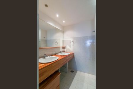 Apartamento à venda com 94m², 2 quartos e 2 vagas Apartamento à venda com 94m², 2 quartos e 2 vagasBanheiro