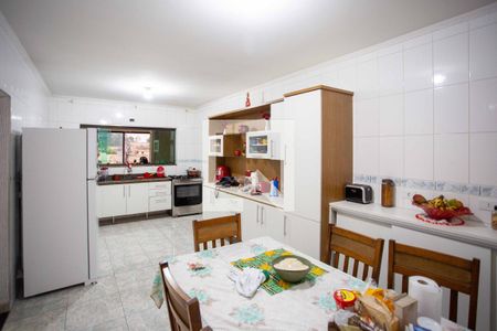 Casa à venda com 241m², 3 quartos e 3 vagasCozinha