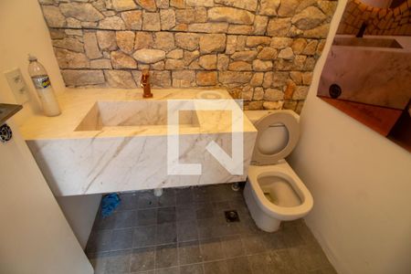 Apartamento à venda com 840m², 5 quartos e 7 vagas Apartamento à venda com 840m², 5 quartos e 7 vagasBanheiro Da Piscina