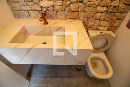 Apartamento à venda com 840m², 5 quartos e 7 vagas Apartamento à venda com 840m², 5 quartos e 7 vagasBanheiro Da Piscina