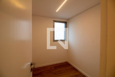 Apartamento à venda com 840m², 5 quartos e 7 vagas Apartamento à venda com 840m², 5 quartos e 7 vagasQuarto de Serviço 2