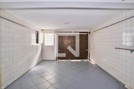 Casa à venda com 200m², 2 quartos e 2 vagas Casa à venda com 200m², 2 quartos e 2 vagasGaragem