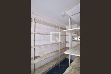 Casa à venda com 200m², 2 quartos e 2 vagas Casa à venda com 200m², 2 quartos e 2 vagasQuarto de Serviço