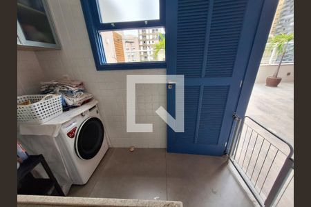 Apartamento à venda com 240m², 4 quartos e 1 vaga Apartamento à venda com 240m², 4 quartos e 1 vagaÁrea de serviço