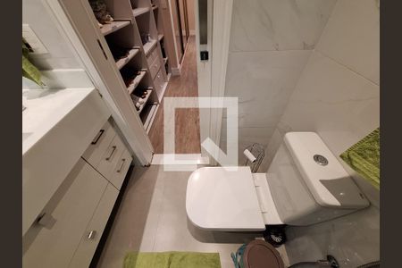 Apartamento à venda com 240m², 4 quartos e 1 vaga Apartamento à venda com 240m², 4 quartos e 1 vagaBanheiro da suíte