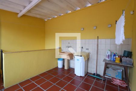 Casa à venda com 328m², 2 quartos e 2 vagasLavanderia