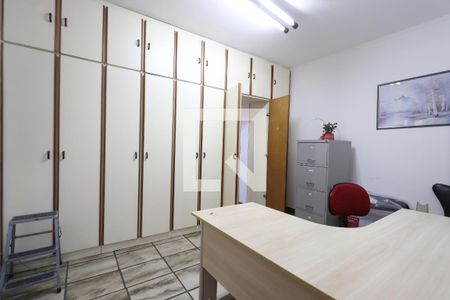 Casa à venda com 328m², 2 quartos e 2 vagasSuíte 2