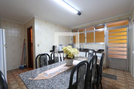 Casa à venda com 328m², 2 quartos e 2 vagasCozinha
