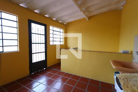 Casa à venda com 328m², 2 quartos e 2 vagasLavanderia