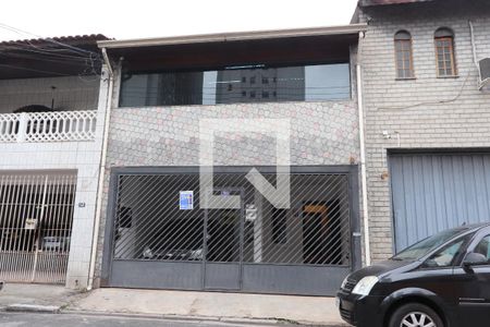 Casa à venda com 328m², 2 quartos e 2 vagasFachada