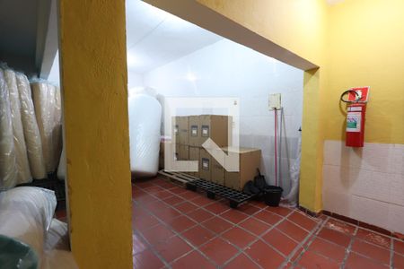 Casa à venda com 328m², 2 quartos e 2 vagasSalão