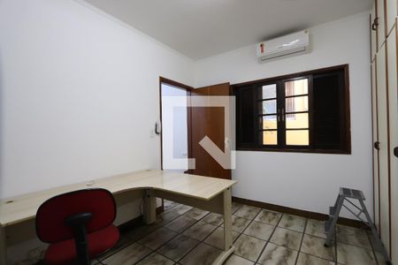 Casa à venda com 328m², 2 quartos e 2 vagasSuíte 2