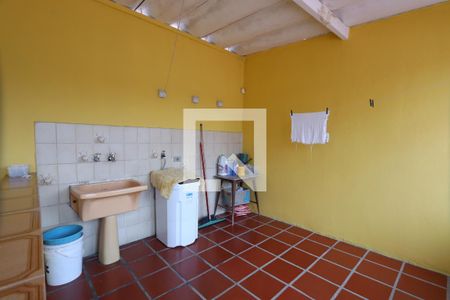 Casa à venda com 328m², 2 quartos e 2 vagasLavanderia