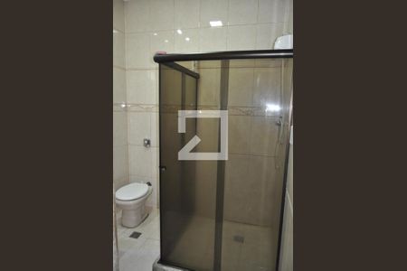 Casa à venda com 200m², 3 quartos e 4 vagasBanheiro do Quarto 1