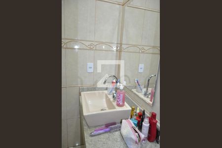 Casa à venda com 200m², 3 quartos e 4 vagasBanheiro do Quarto 1