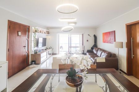 Apartamento à venda com 134m², 3 quartos e 1 vaga Apartamento à venda com 134m², 3 quartos e 1 vagaSala