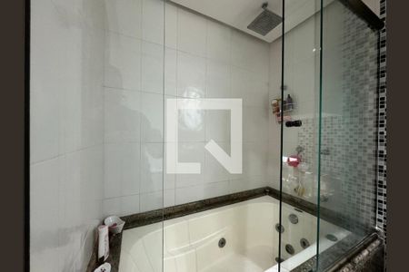 Apartamento à venda com 370m², 4 quartos e 3 vagasSuíte 1 - Banheiro