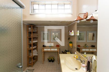 Casa à venda com 202m², 7 quartos e 2 vagas Casa à venda com 202m², 7 quartos e 2 vagasCasa 1 - Banheiro 1