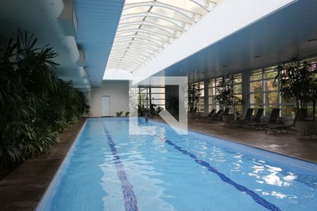 Apartamento para alugar com 111m², 2 quartos e 2 vagas Apartamento para alugar com 111m², 2 quartos e 2 vagasÁrea comum - Piscina