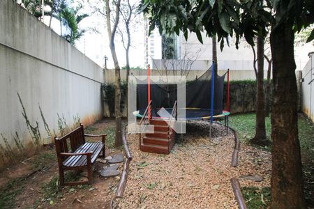 Apartamento para alugar com 111m², 2 quartos e 2 vagas Apartamento para alugar com 111m², 2 quartos e 2 vagasÁrea comum - Playground