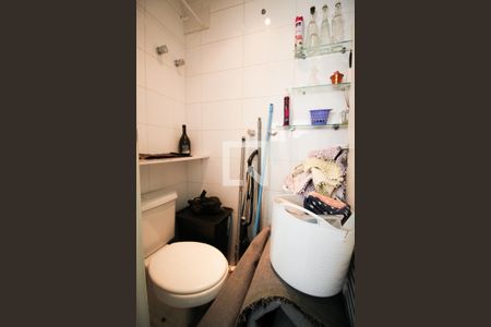 Apartamento para alugar com 111m², 2 quartos e 2 vagas Apartamento para alugar com 111m², 2 quartos e 2 vagasBanheiro de serviço