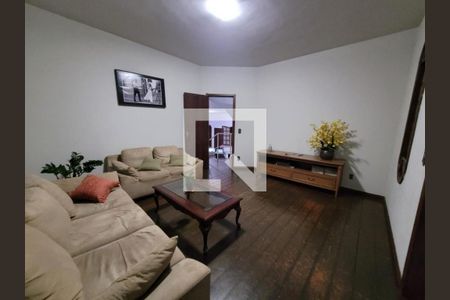 Casa à venda com 390m², 5 quartos e 4 vagas