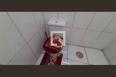 Casa à venda com 141m², 4 quartos e 2 vagas Casa à venda com 141m², 4 quartos e 2 vagasBanheiro Social 2