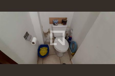 Casa à venda com 141m², 4 quartos e 2 vagas Casa à venda com 141m², 4 quartos e 2 vagasLavabo da Suíte 2