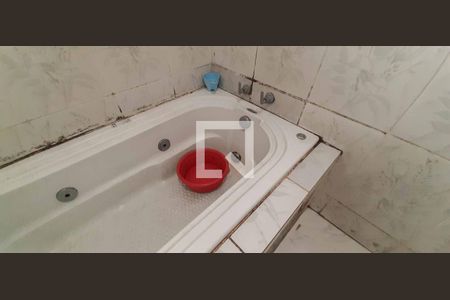 Casa à venda com 141m², 4 quartos e 2 vagas Casa à venda com 141m², 4 quartos e 2 vagasBanheiro Social 1