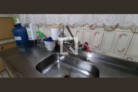 Casa à venda com 141m², 4 quartos e 2 vagas Casa à venda com 141m², 4 quartos e 2 vagasCozinha