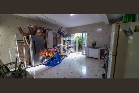 Casa à venda com 141m², 4 quartos e 2 vagas Casa à venda com 141m², 4 quartos e 2 vagasÁrea de Serviço