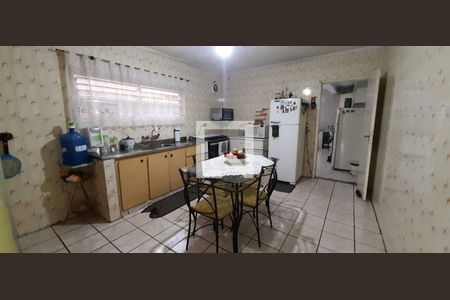 Casa à venda com 141m², 4 quartos e 2 vagas Casa à venda com 141m², 4 quartos e 2 vagasCozinha