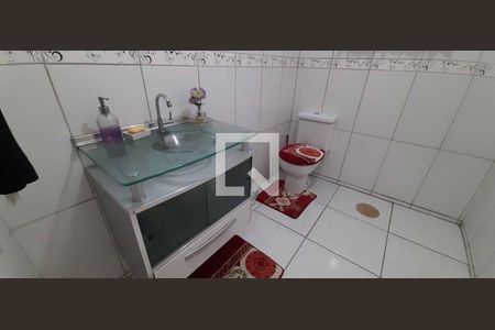 Casa à venda com 141m², 4 quartos e 2 vagas Casa à venda com 141m², 4 quartos e 2 vagasBanheiro Social 2