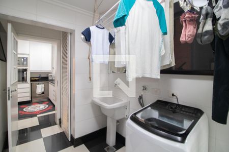 Apartamento à venda com 222m², 4 quartos e 4 vagas Apartamento à venda com 222m², 4 quartos e 4 vagasÁrea de Serviço