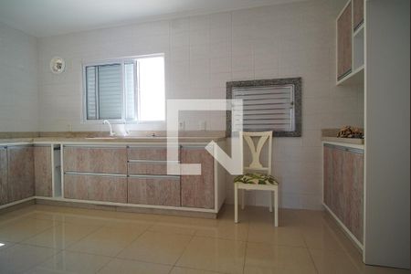 Casa à venda com 248m², 4 quartos e 2 vagasCozinha