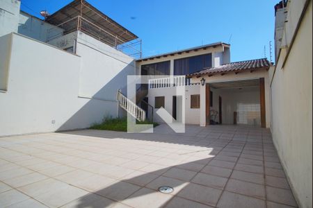 Casa à venda com 248m², 4 quartos e 2 vagasFachada - Salão de Festas