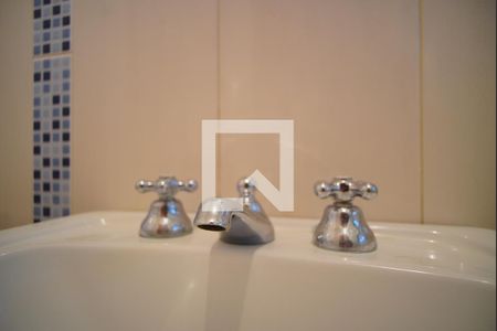 Casa à venda com 248m², 4 quartos e 2 vagasBanheiro da Suíte 1 - Torneira