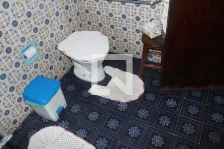 Casa à venda com 240m², 4 quartos e 2 vagasBanheiro 1