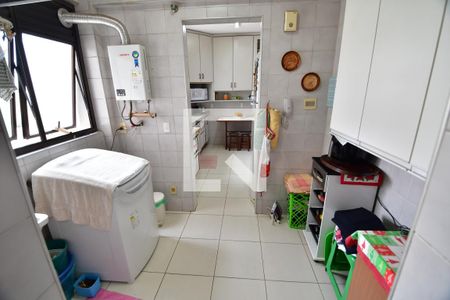 Apartamento à venda com 119m², 3 quartos e 1 vagaÁrea de Serviço