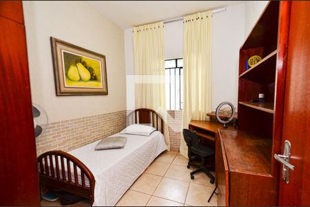 Casa à venda com 297m², 5 quartos e 3 vagas Casa à venda com 297m², 5 quartos e 3 vagasQuarto3/ suite