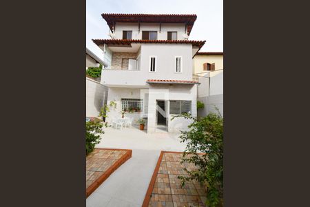 Casa à venda com 297m², 5 quartos e 3 vagas Casa à venda com 297m², 5 quartos e 3 vagasArea privativa