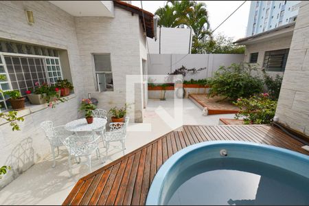 Casa à venda com 297m², 5 quartos e 3 vagas Casa à venda com 297m², 5 quartos e 3 vagasArea privativa