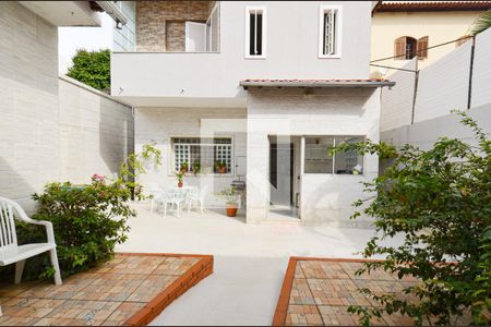 Casa à venda com 297m², 5 quartos e 3 vagas Casa à venda com 297m², 5 quartos e 3 vagasArea privativa