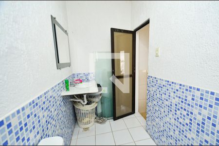 Casa à venda com 297m², 5 quartos e 3 vagas Casa à venda com 297m², 5 quartos e 3 vagasBanheiro serviço