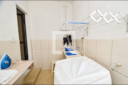 Casa à venda com 297m², 5 quartos e 3 vagas Casa à venda com 297m², 5 quartos e 3 vagasArea serviço