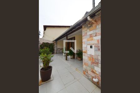 Casa à venda com 297m², 5 quartos e 3 vagas Casa à venda com 297m², 5 quartos e 3 vagasEntrada da casa