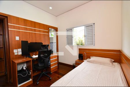 Casa à venda com 297m², 5 quartos e 3 vagas Casa à venda com 297m², 5 quartos e 3 vagasQuarto2/ suite