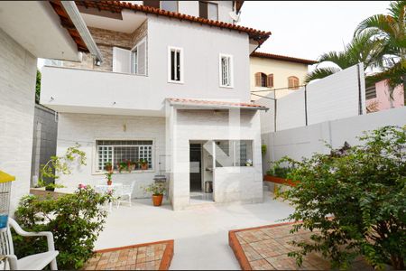 Casa à venda com 297m², 5 quartos e 3 vagas Casa à venda com 297m², 5 quartos e 3 vagasArea privativa